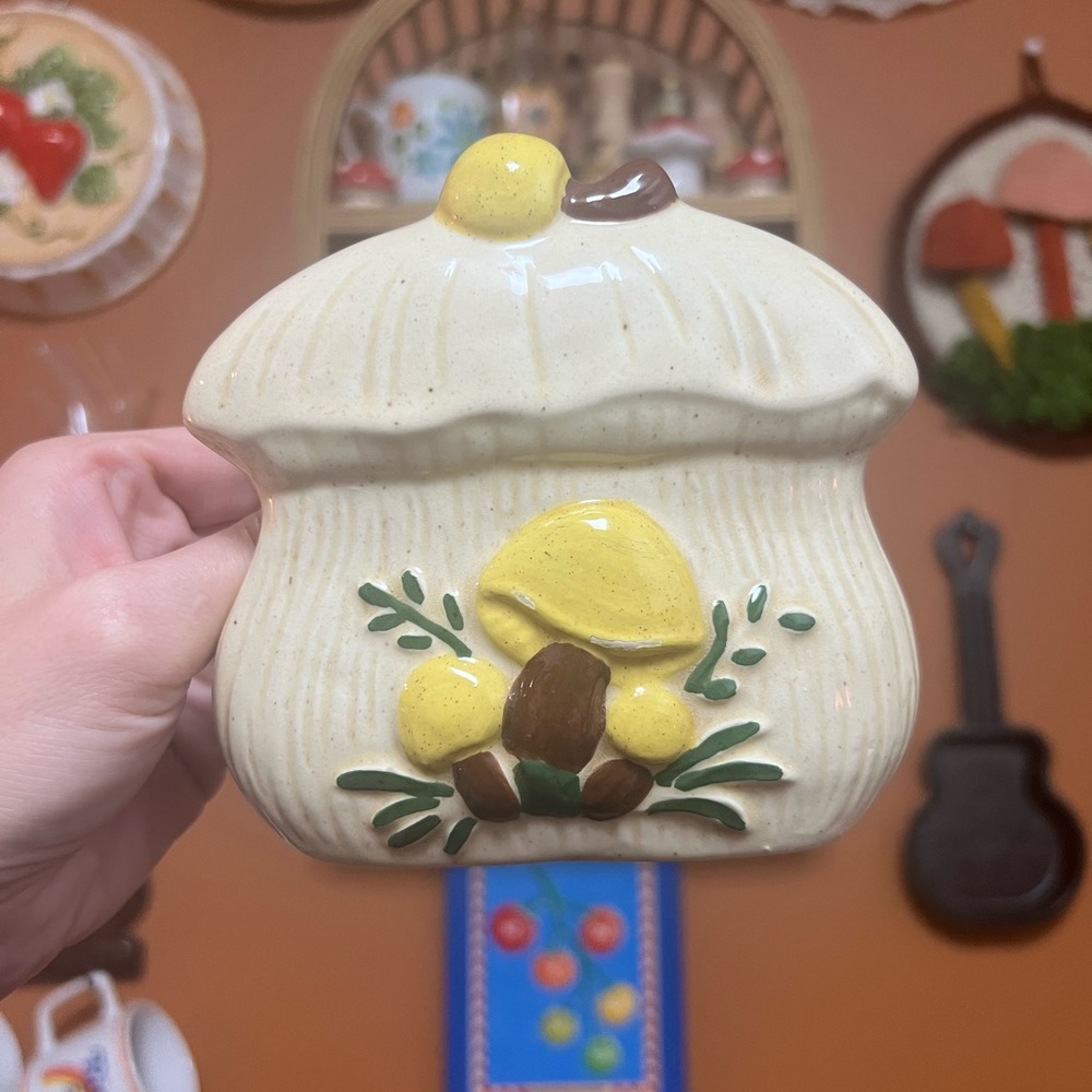 1970s Arnel’s Ceramic Mushroom Napkin Holder